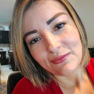 Meet your Posher, Claudia